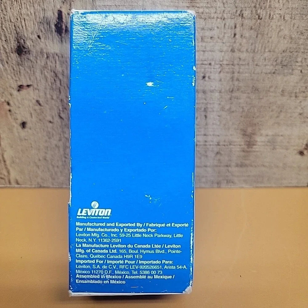 Leviton 3-Way Lighted Grounding Ac Quiet Toggle Switch (836-05503-LHI)